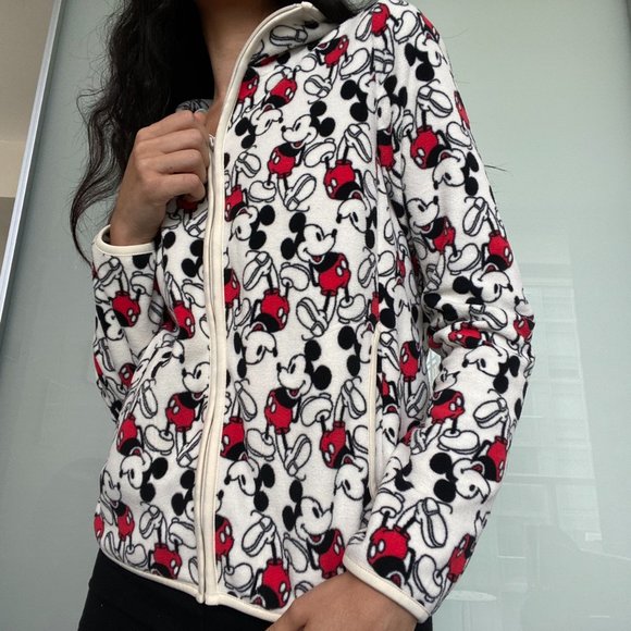 UNIQLO MICKEY MOUSE COLLAB SWEATER ❤️] - Picture 3 of 3